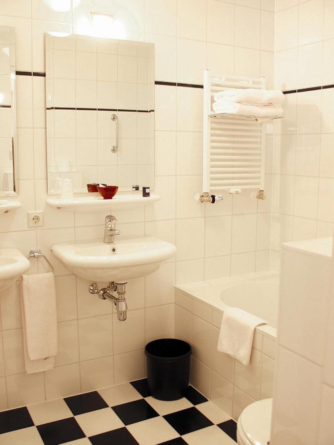Hotel Boer Goossens Den Dungen Экстерьер фото